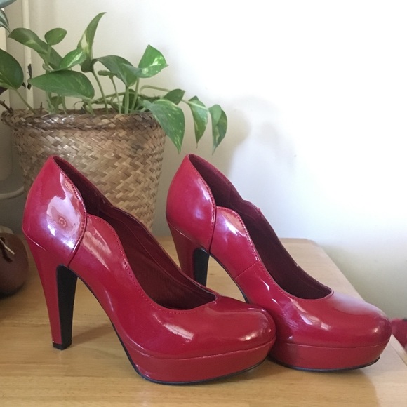 Shoes - 🌻3/20🌻Shiny Red Heels